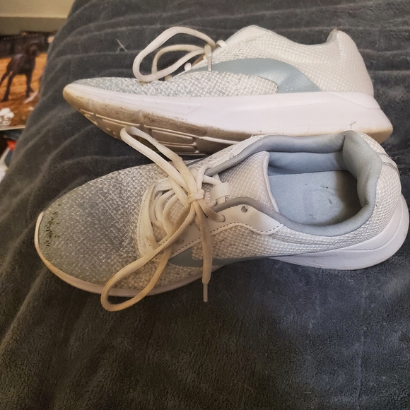 Tennis Shoes - Picture 2 of 7